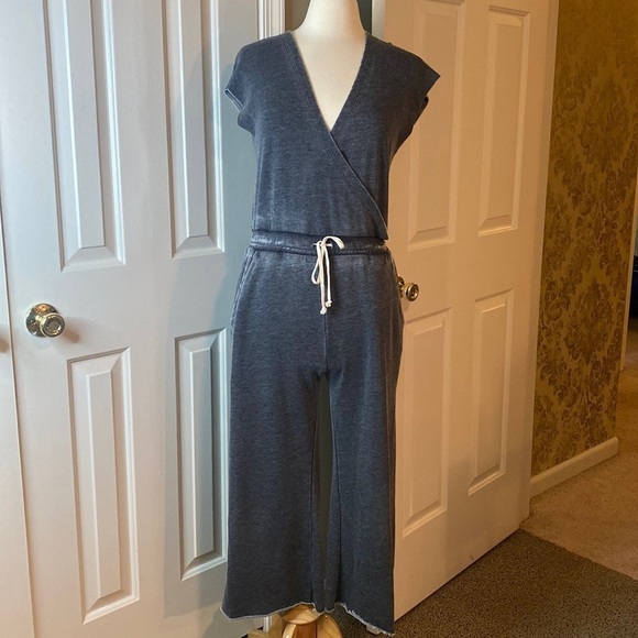Alternative Gray Wide Leg Jumpsuit Size Medium in EUC - Picture 1 of 11